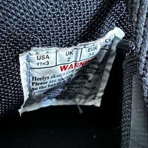 Brand NWT without box  boy’s Heelys size 3